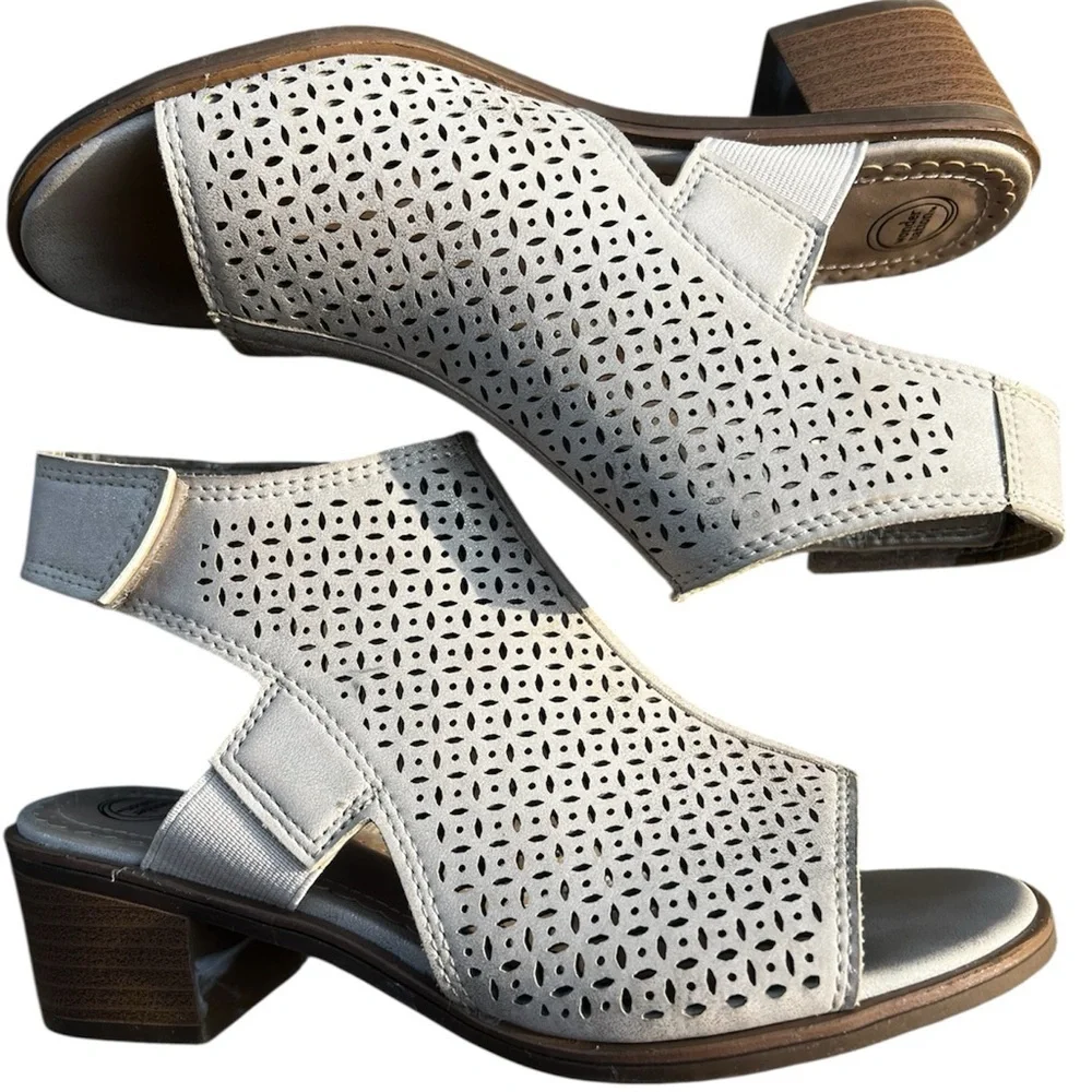 Wonder Nation Girl’s Cream Shimmering Sandals EUC 2